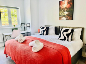 Luxury long stay Apartment in Ashford, with Pool & Table tennis Table & Free Parking - Contractors and Families